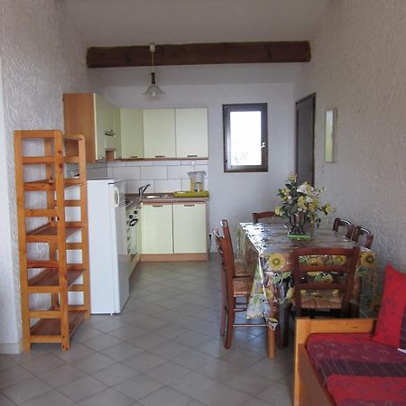 Sole E Mare Aparthotel Santa-Maria-Poggio  Exteriör bild