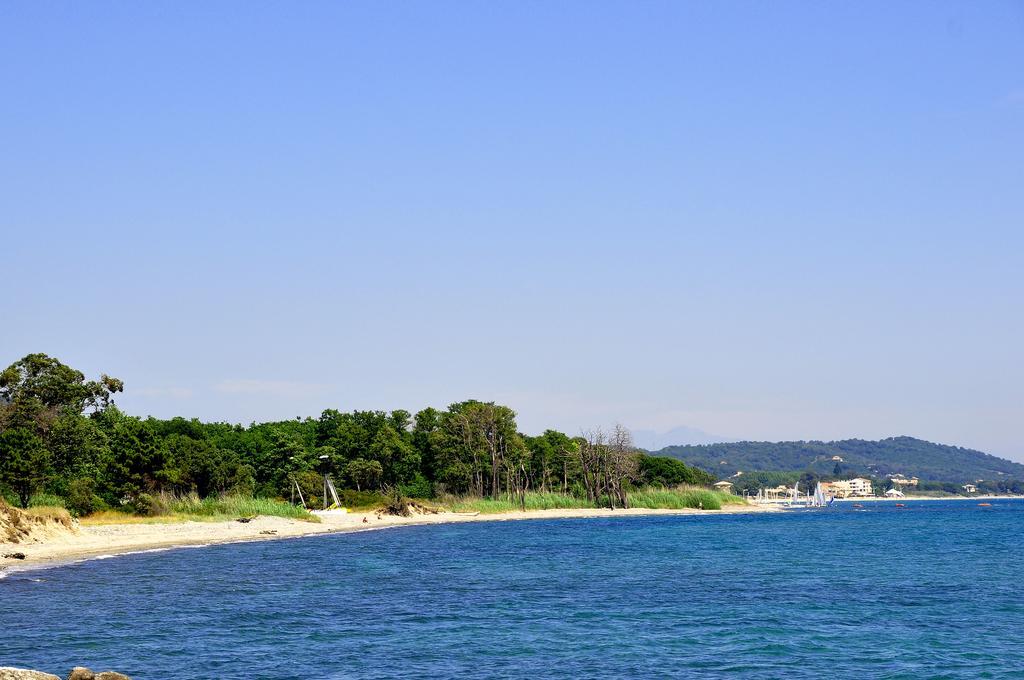 Sole E Mare Aparthotel Santa-Maria-Poggio  Exteriör bild