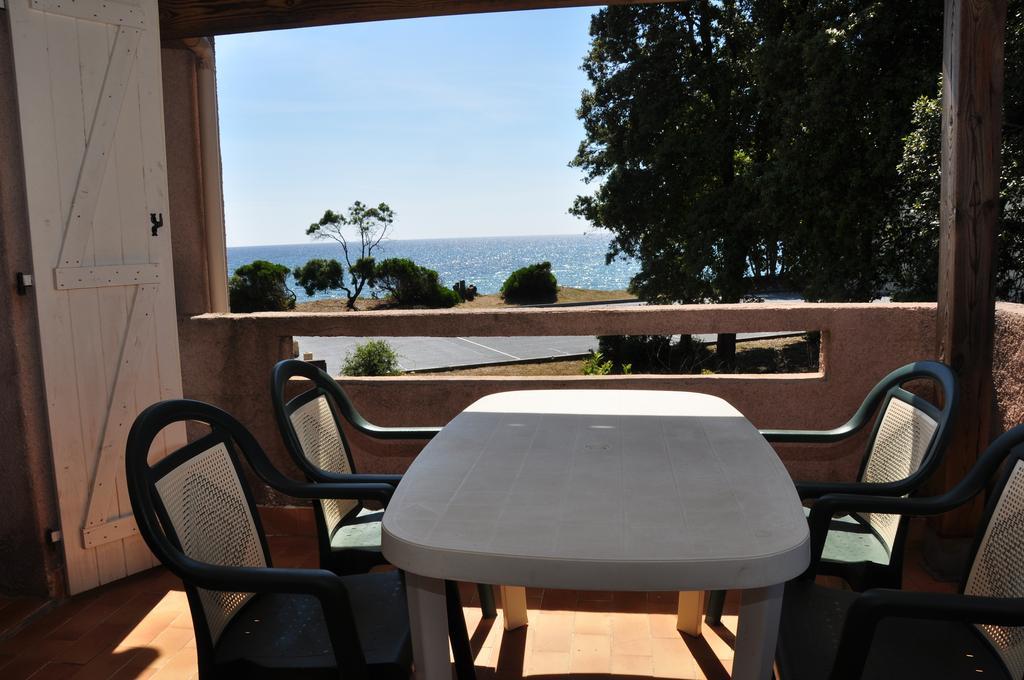 Sole E Mare Aparthotel Santa-Maria-Poggio  Exteriör bild