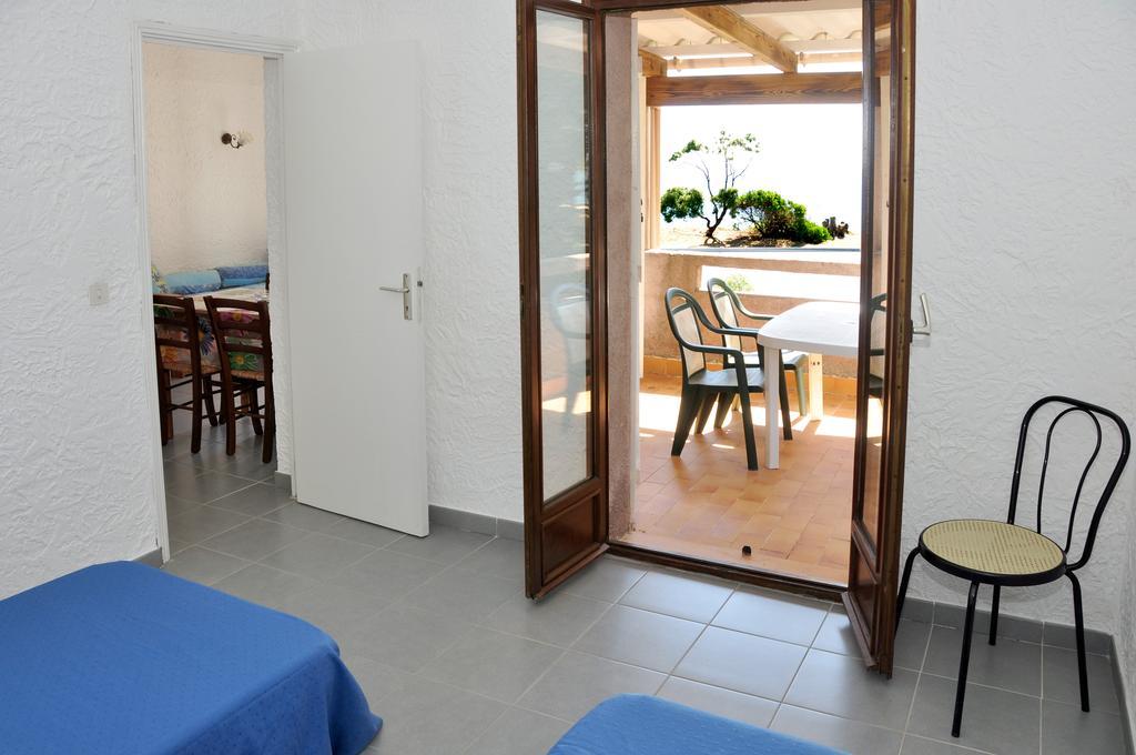 Sole E Mare Aparthotel Santa-Maria-Poggio  Rum bild