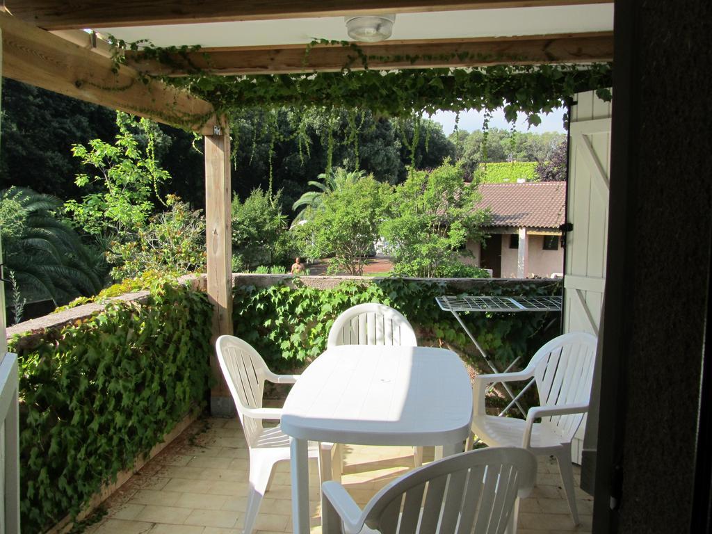 Sole E Mare Aparthotel Santa-Maria-Poggio  Rum bild