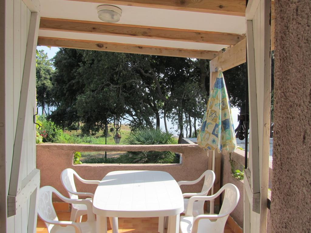 Sole E Mare Aparthotel Santa-Maria-Poggio  Rum bild