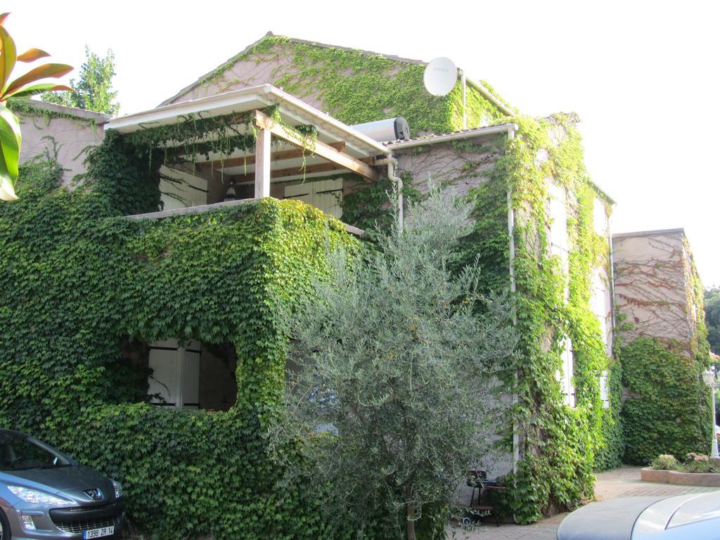 Sole E Mare Aparthotel Santa-Maria-Poggio  Exteriör bild