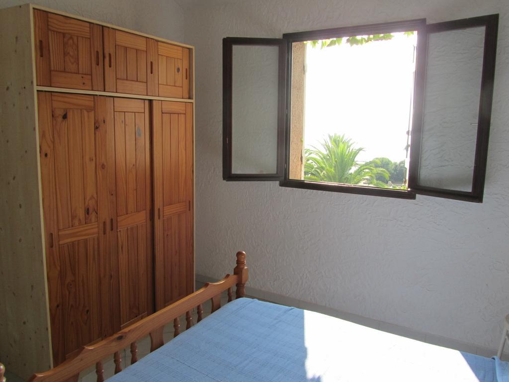 Sole E Mare Aparthotel Santa-Maria-Poggio  Rum bild