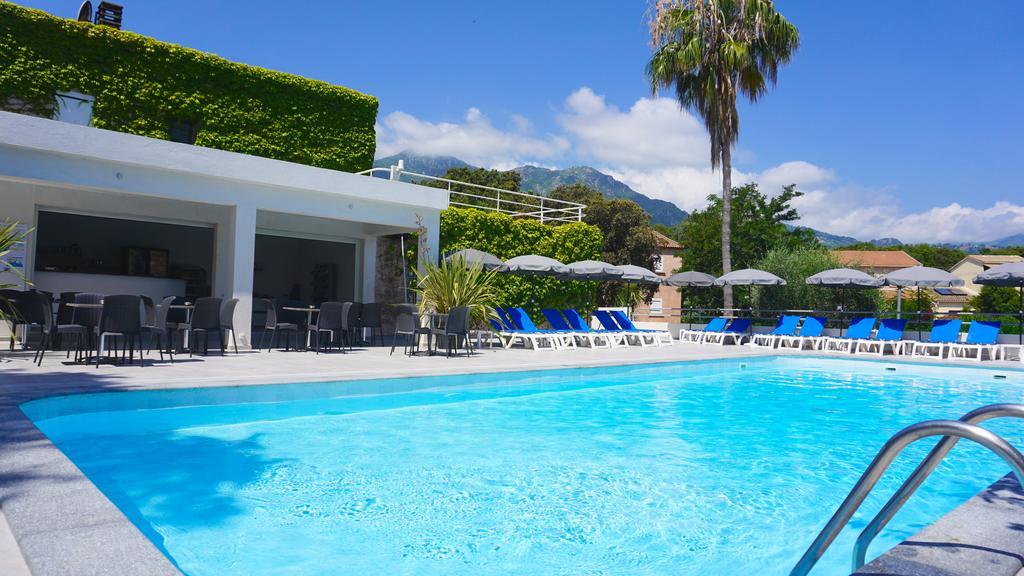 Sole E Mare Aparthotel Santa-Maria-Poggio  Exteriör bild