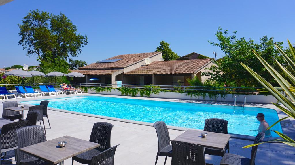 Sole E Mare Aparthotel Santa-Maria-Poggio  Exteriör bild